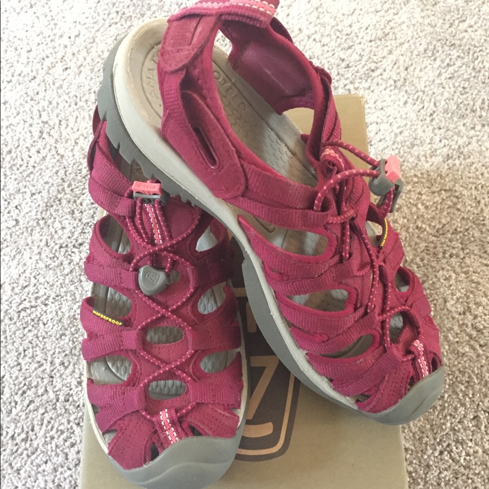KEEN Whisper sandals